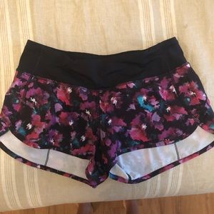 Lululemon running shorts size 4